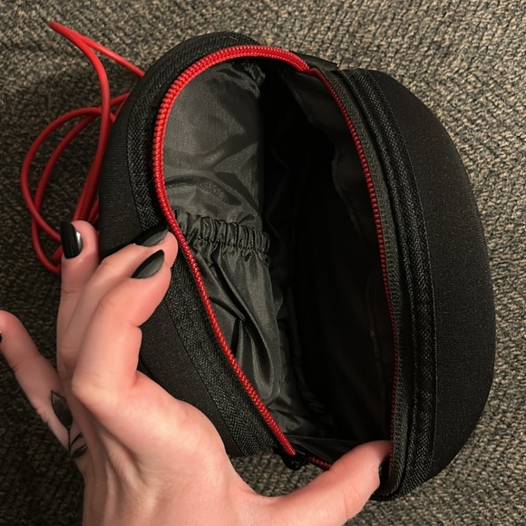 Beats case - Picture 2 of 5